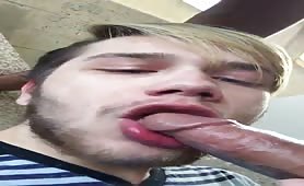 Straight construccion worker takes a lunch break to face fuck a stoned fag